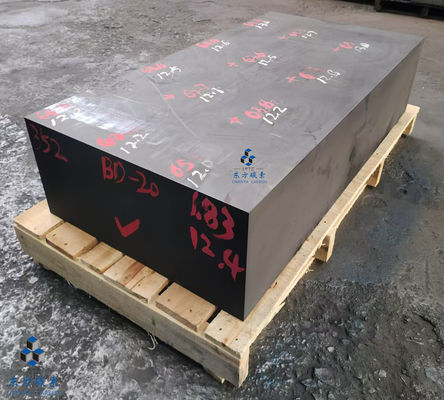 Καθαρισμένα μπλοκ γραφίτη για τη βιομηχανία ημιαγωγών